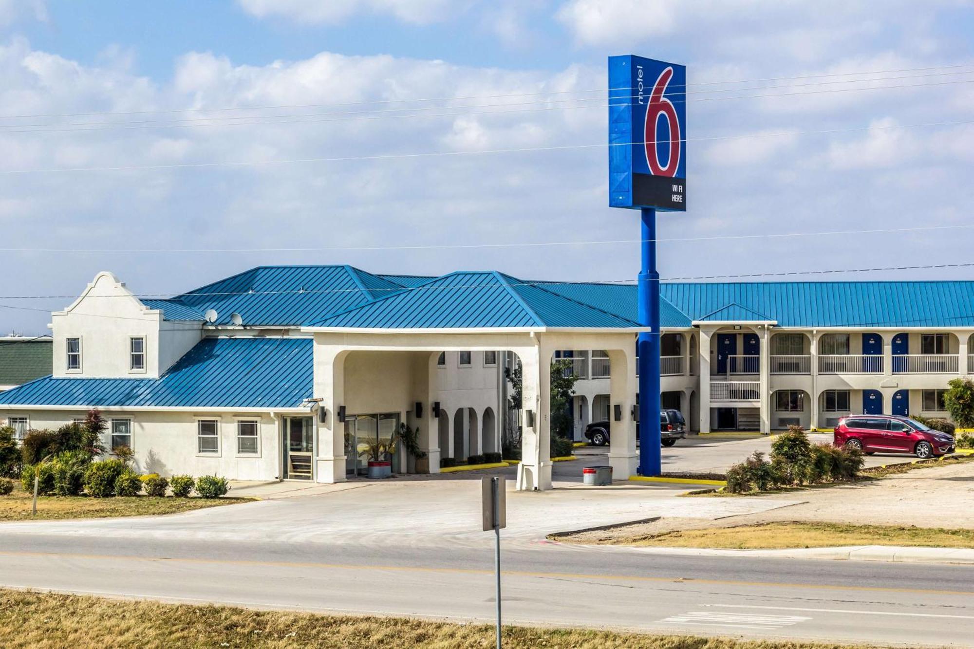 Motel 6 Seguin Tx Esterno foto
