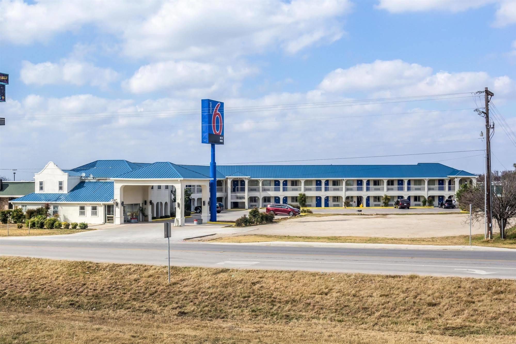 Motel 6 Seguin Tx Esterno foto