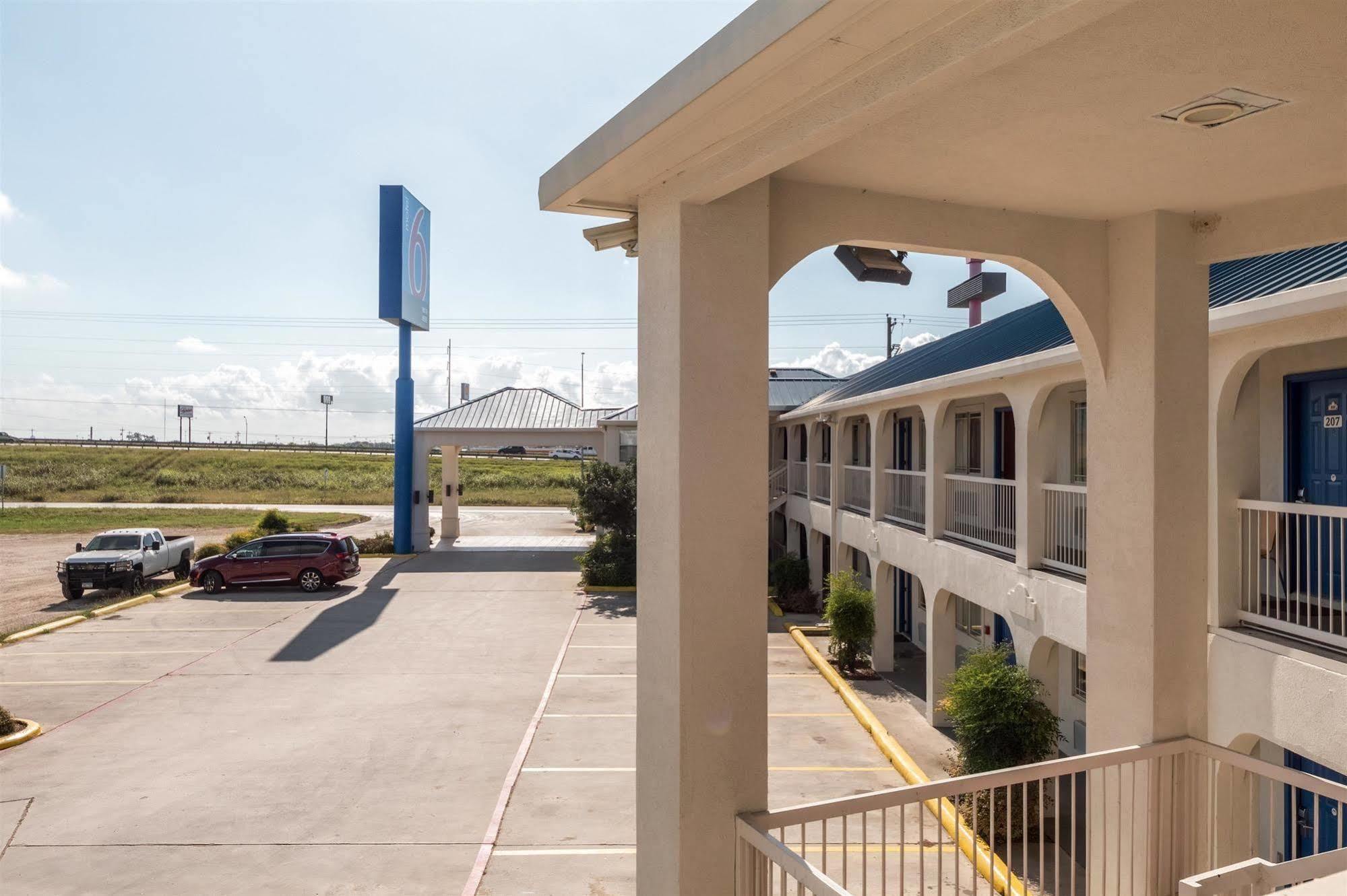 Motel 6 Seguin Tx Esterno foto