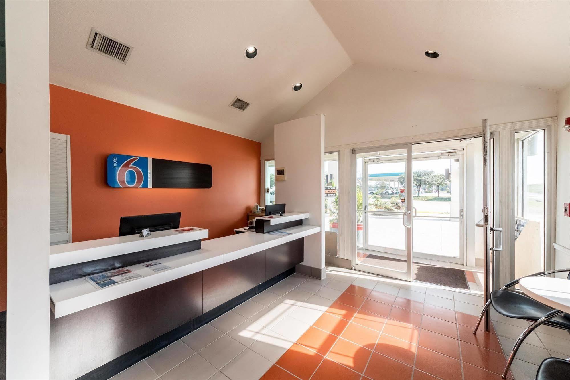Motel 6 Seguin Tx Esterno foto