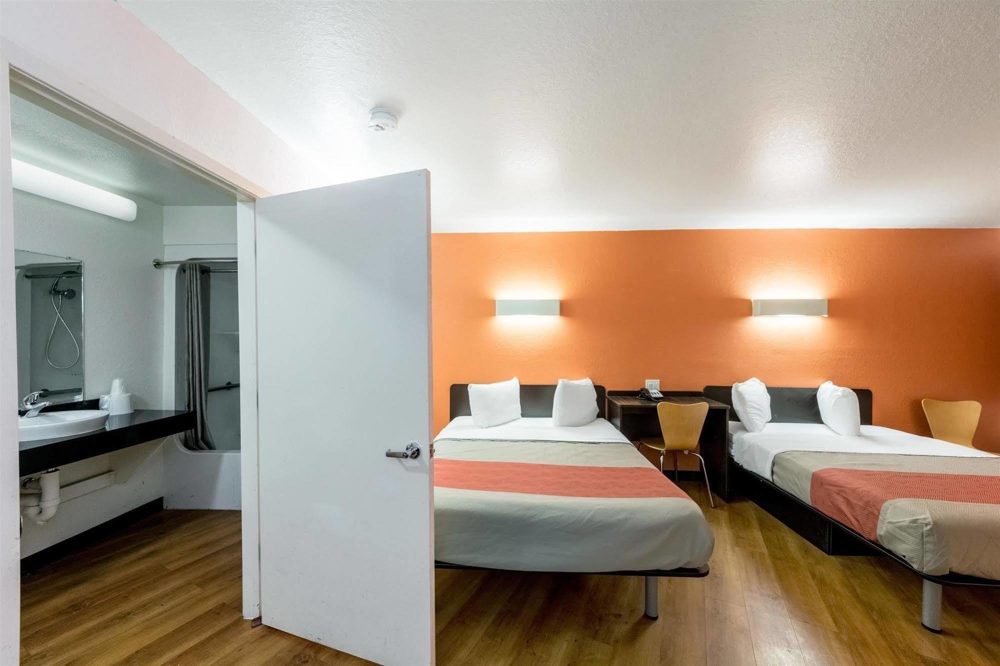 Motel 6 Seguin Tx Esterno foto