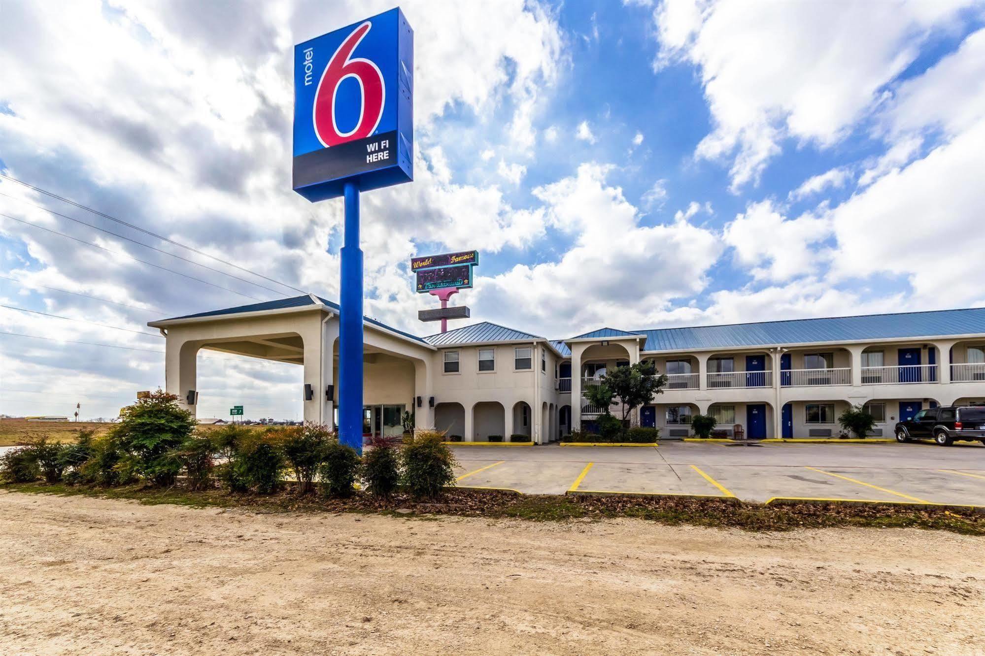 Motel 6 Seguin Tx Esterno foto